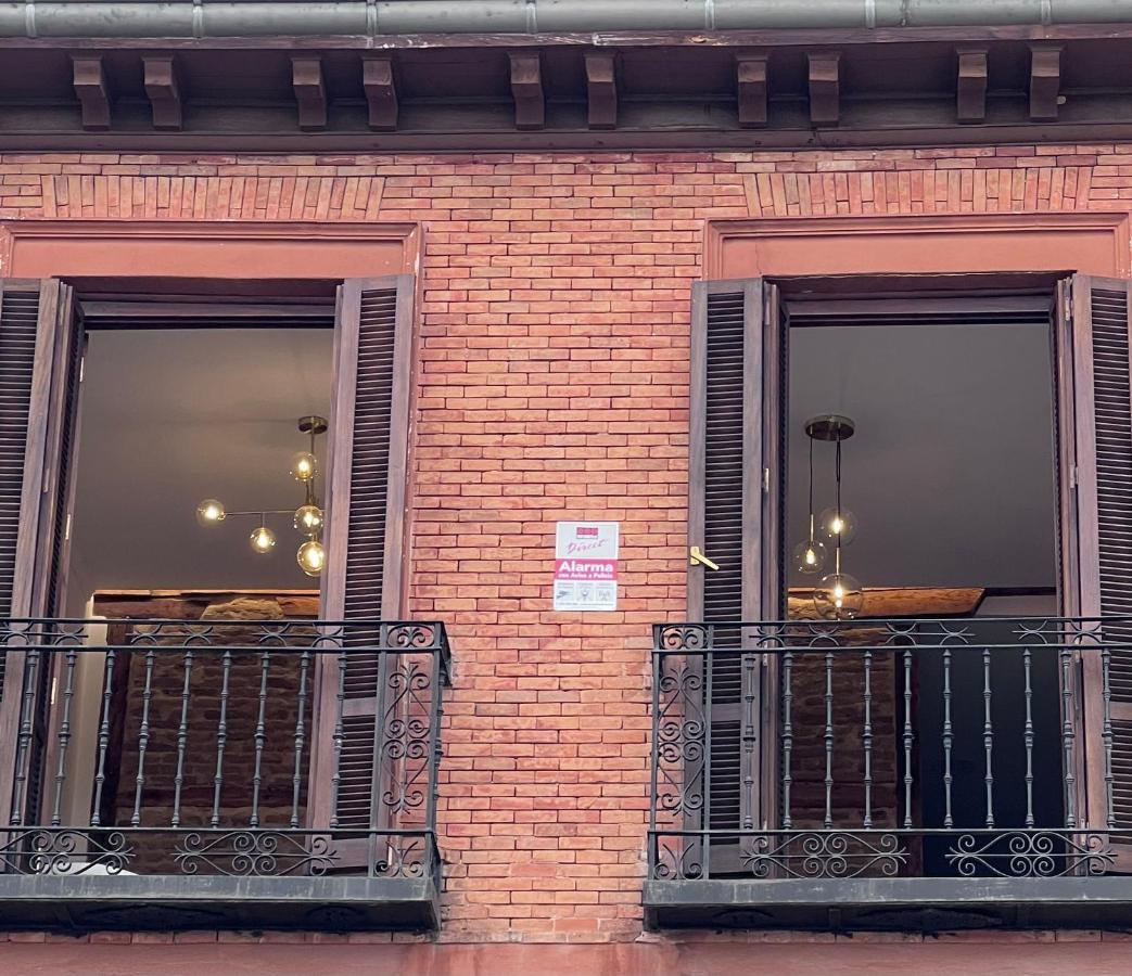 Sonar En La Plaza Cervantes 1 Alcala de Henares Ngoại thất bức ảnh