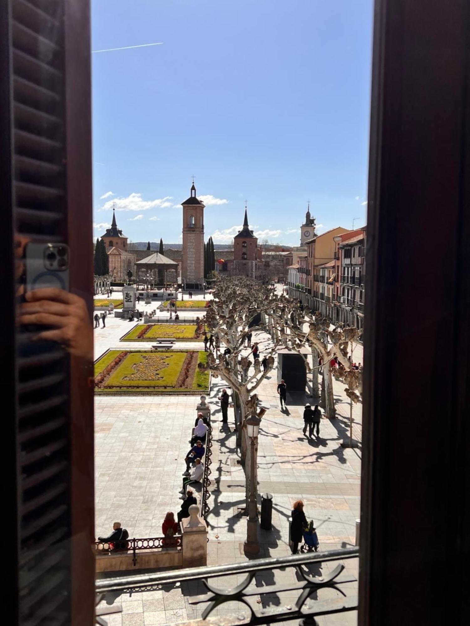 Sonar En La Plaza Cervantes 1 Alcala de Henares Ngoại thất bức ảnh